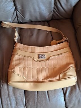 Bueno Classic Women's Shoulder Bag in Tan with Croc Texture